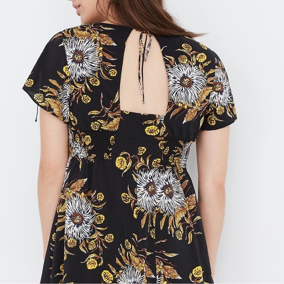 Open-Back Mini Dress in Painted Blooms - size 18 - Picture 3 of 5